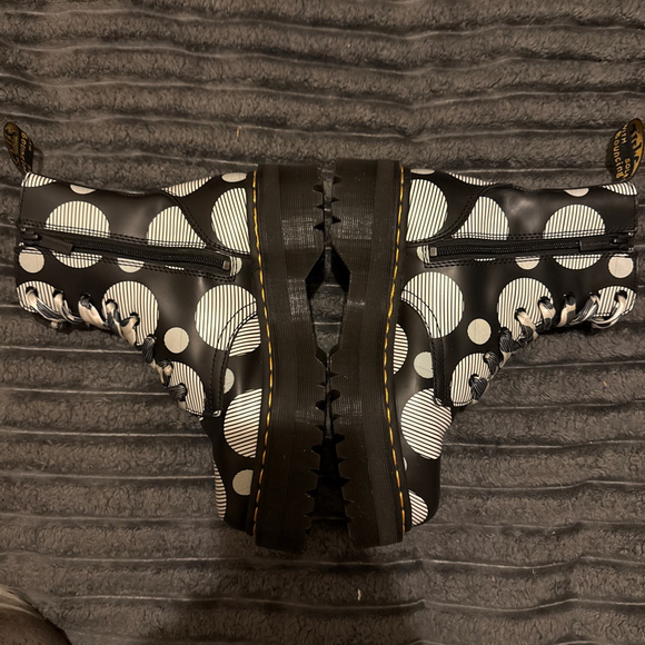 Women's Dr. Martens Jadon Black White Polka Dot Lace Up Boots US 8 UK6 EUC - Picture 5 of 7